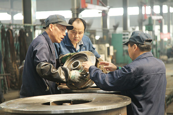 大型(xíng)液壓機(ji)